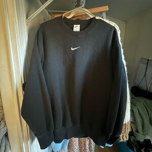 New Nike Crewneck: Women M, washed and worn once